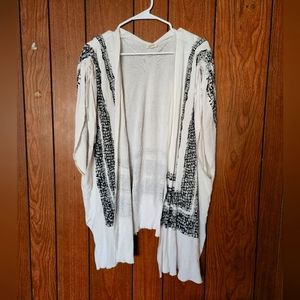 Black & White Mystree Cover Up One Size